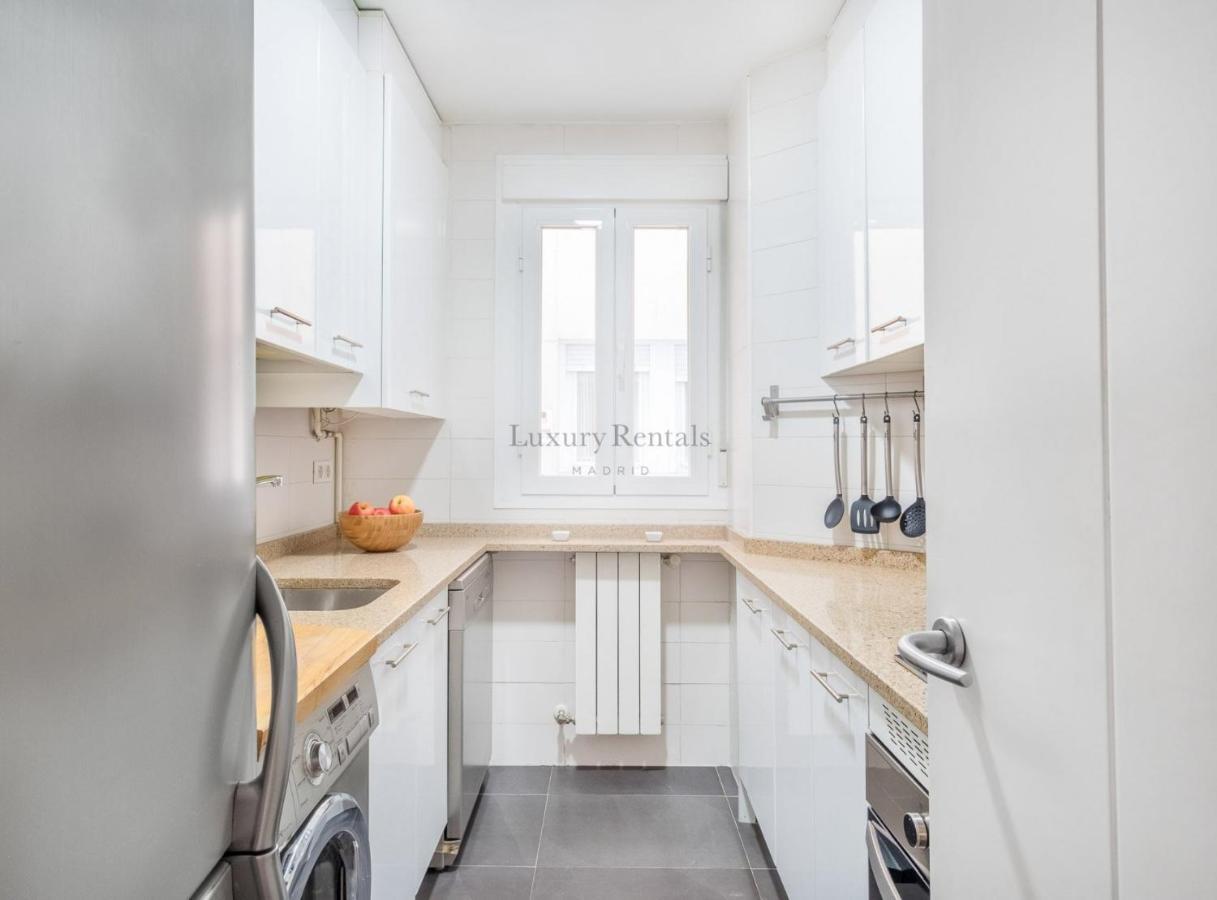 Charming 2-Bedroom Apartment In Retiro Perfect Madrid Location Exterior photo